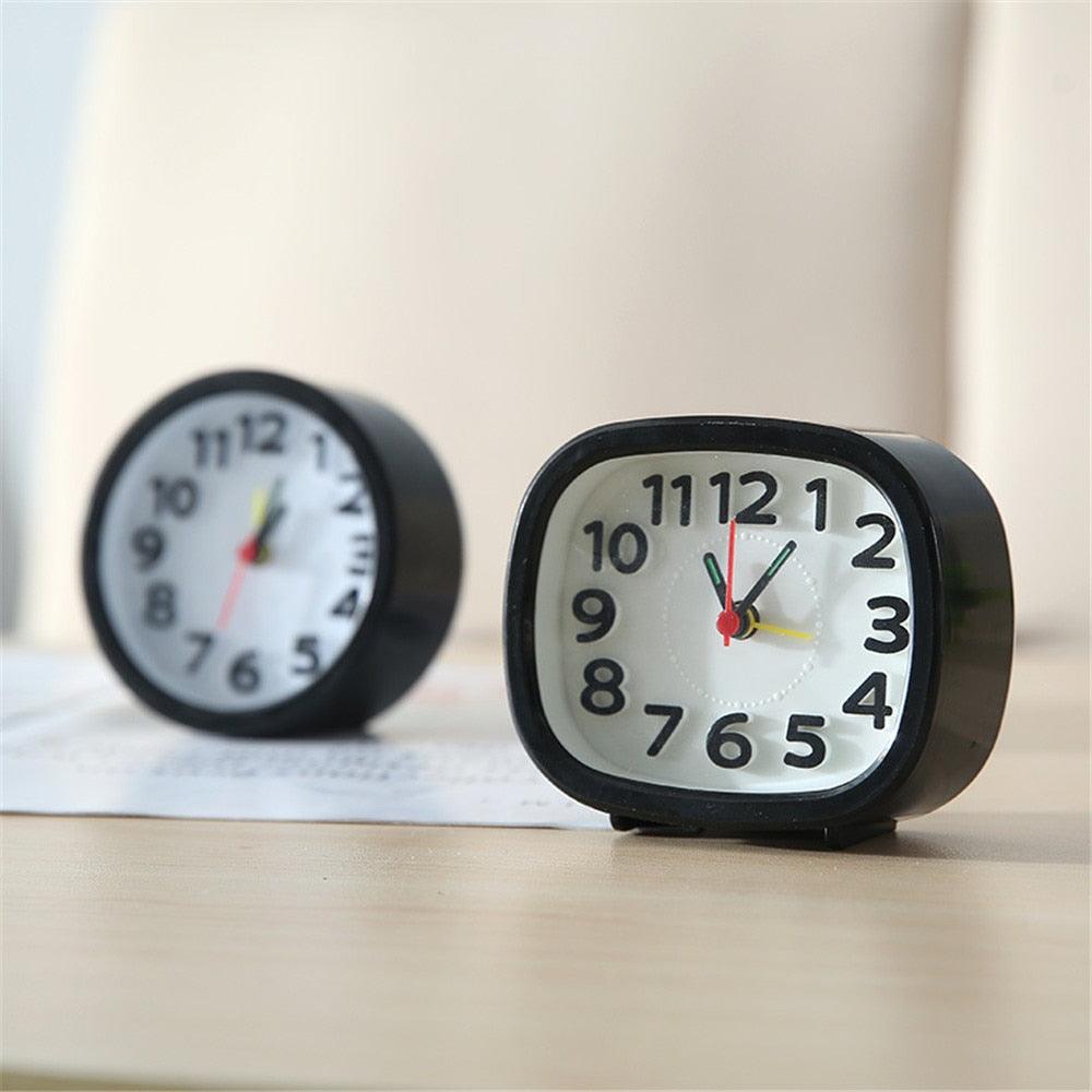 Square Round Small Alarm Clock Snooze Silent Sweeping Wake Up Table Clock Travel Alarm Clock Analog Small Simple Battery Operated Clock Non Ticking Alarm Clock Snooze Light Functions Bedside Table Clock  Battery Powered Compact Portable Travel Alarm Clock