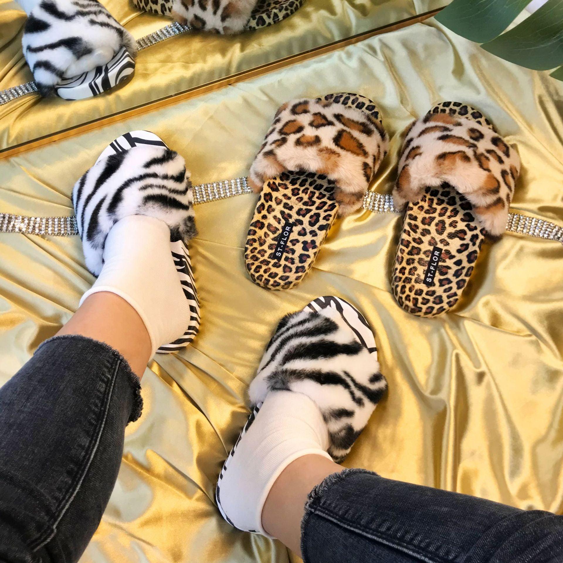 Summer Black White Leopard Print Fur Slippers For Women's Outer Wear Flat Bottom Slippers Women's Plush Faux Fur Fuzzy Slide On Open Toe Slipper With Memory Foam