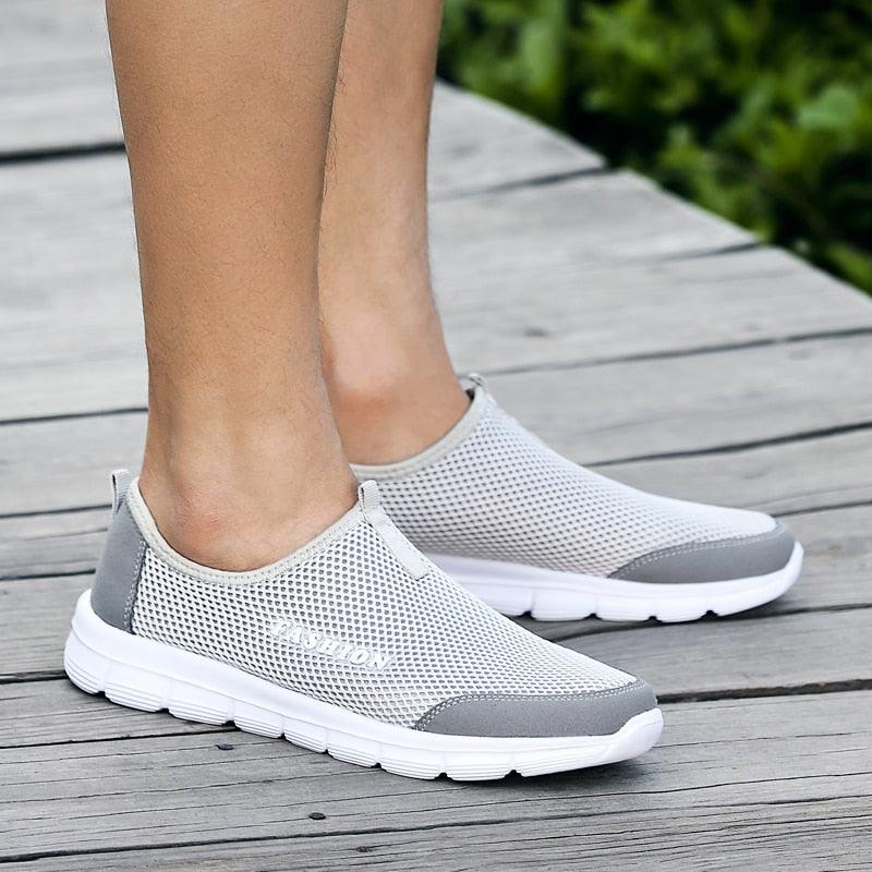 Summer Breathable Comfortable Mesh Running Mens Shoes Trainers Walking Outdoor Sport Men Sneakers Running Shoes Ultra Lightweight Breathable Walking Shoes Non Slip Athletic Fashion Sneakers