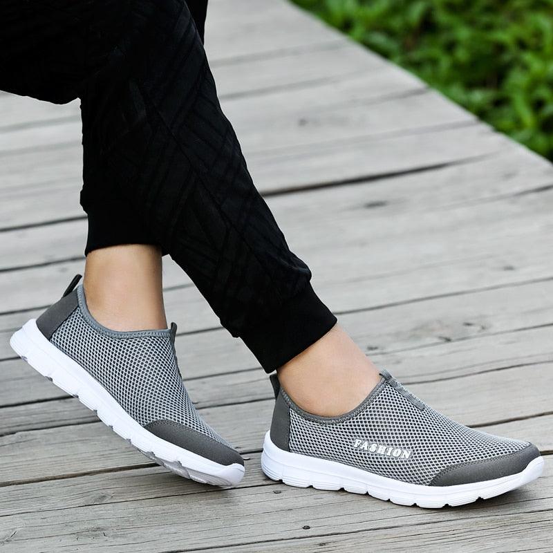 Summer Breathable Comfortable Mesh Running Mens Shoes Trainers Walking Outdoor Sport Men Sneakers Running Shoes Ultra Lightweight Breathable Walking Shoes Non Slip Athletic Fashion Sneakers