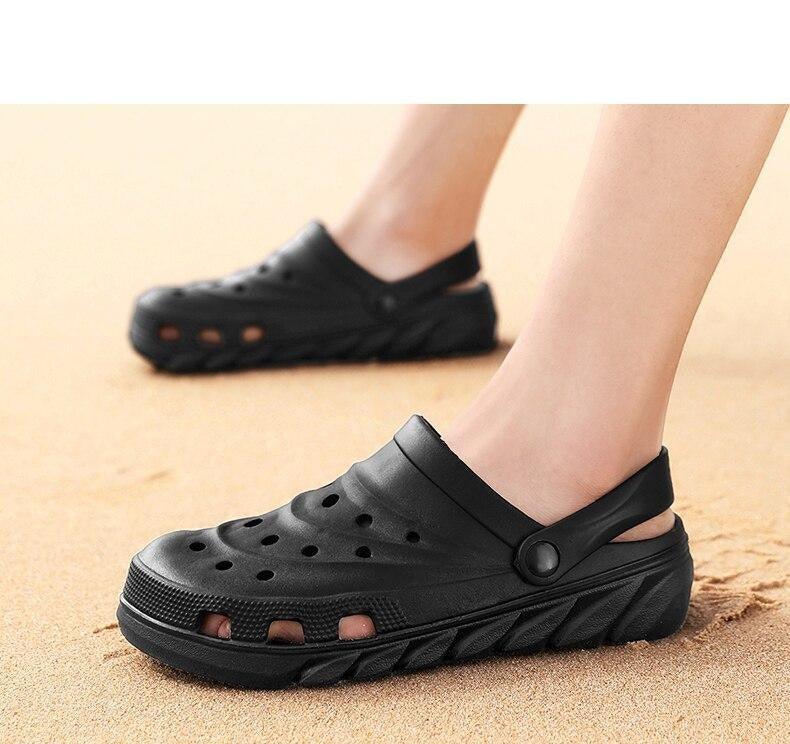 Summer Men Sandals Hole Shoes Rubber Clogs Unisex Garden Shoes Black Beach Flat Men Sandals Sports Casual Slippers Indoor Slip On Beach Classic Water Shoes