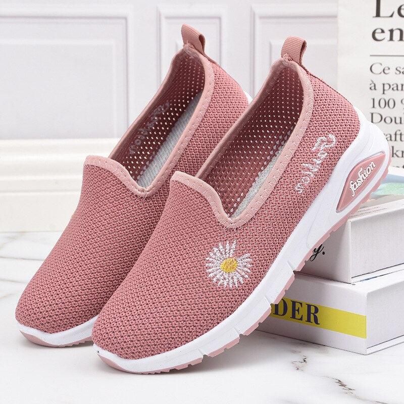 Summer Women Flat Shoes New Espadrilles Flying Knitting Shoes Fashion Flowers Sneakers Lazy Shoes Women Mesh Running Casual Slip On Flats Comfortable Walking Casual Shoes