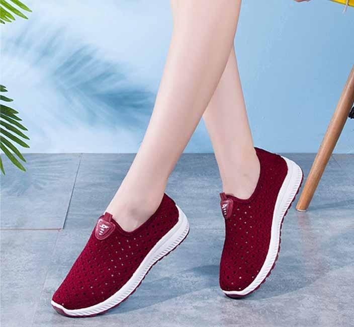 Summer Women's Sports Espadrilles Fashion Breathable Slip On Sneakers For Women Lightweight Walking Shoes Comfortable Elegant Shoes Non Slip Mesh Elegant Design