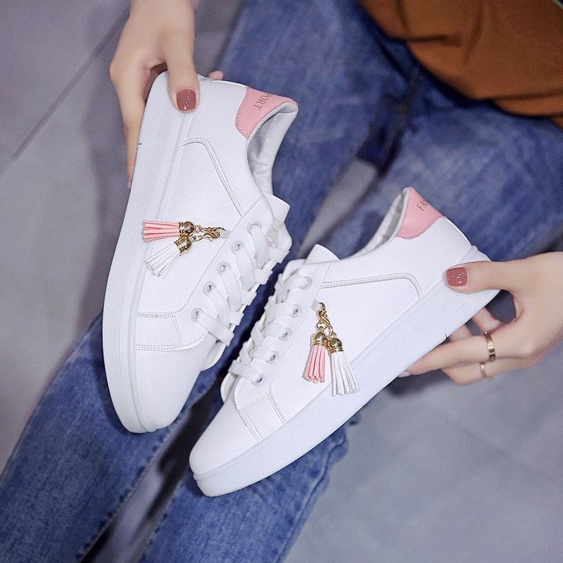 White Women Breathable Sneakers Casual Sports Flat Low Top Sneaker Lace-up Classic Shoes Girls Comfortable Women's Casual Flats Elegant Soft Walking Sneakers