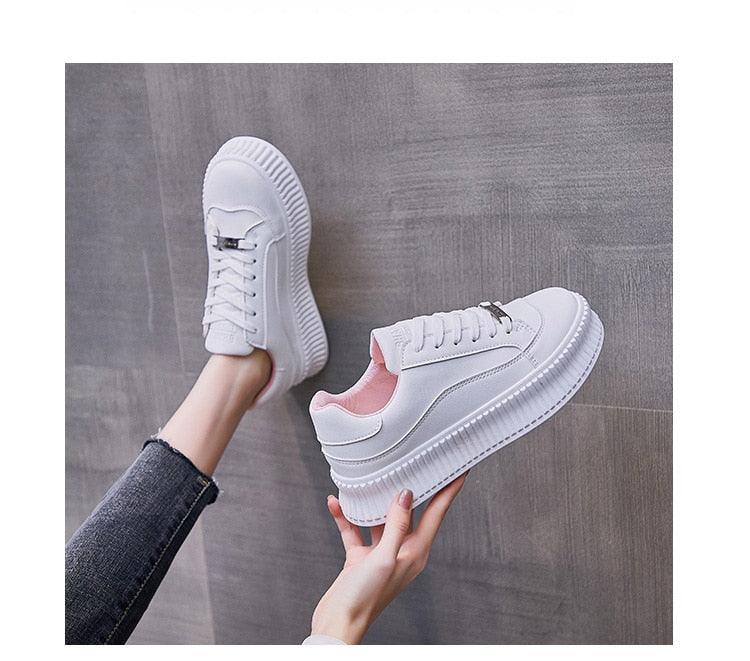 White Women Spring Running Thick Shoes Woman Comfortable Sneakers Leather Spring Flats Trainers Outdoor Vulcanize Slip On Trainers Fashion Platform Sneakers