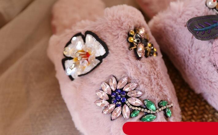 Winter Woman Warm Home Slippers Women Diamond Flip Flops Fur Slides Anti-slip Indoor Slippers Slip On Bedroom Shoes Memory Foam Wool Lining Indoor Ourdoor Non Skid Slippers