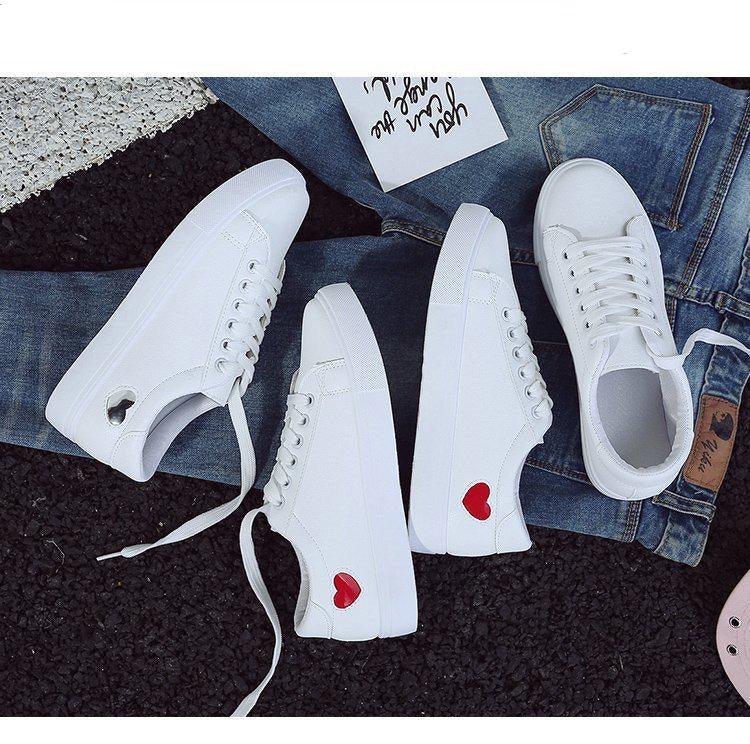 Woman Fashion New PU Leather Shoes Breathable Cute Heart Flats Casual White Sneakers Platform Tenis Comfortable Shoes Leather Womens Sneakers