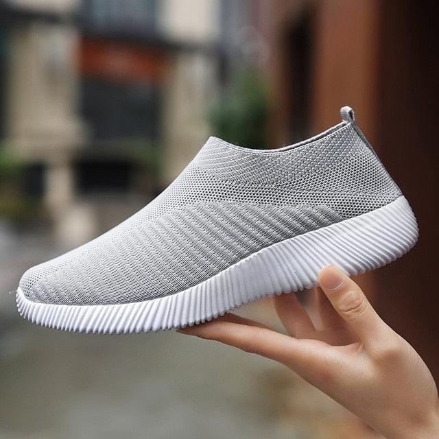 Woman Fashion New PU Leather Shoes Breathable Cute Heart Flats Casual White Sneakers Platform Tenis Comfortable Shoes Leather Womens Sneakers