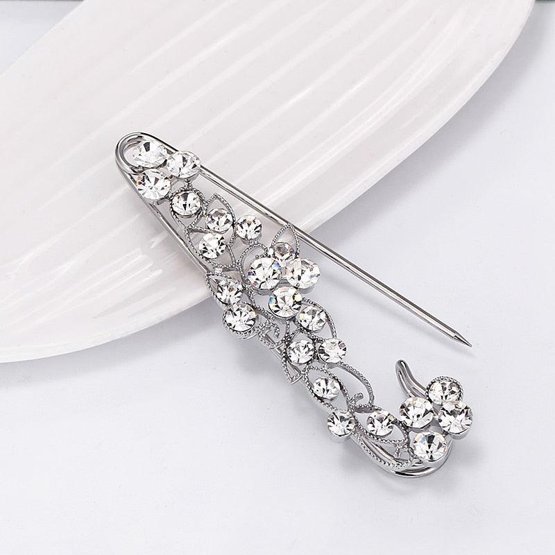 Women Charming Crystal Rhinestone Brooches Beautiful Luxury Christmas Scarf Pin Brooch For Women Suit Scarf Flower Brooch Modern Fashionable Jewelry