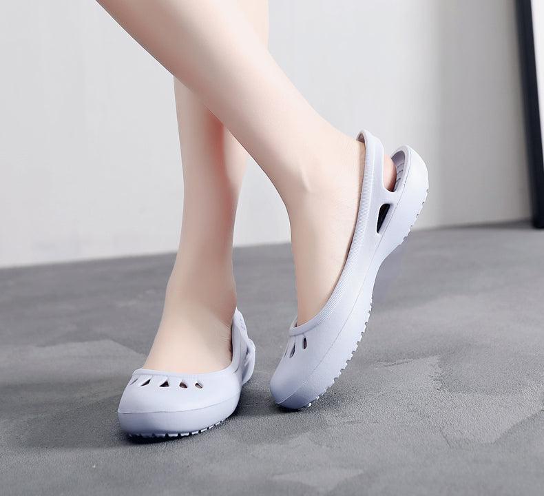 Women Clogs Modern Sandals Home Non-slip Summer Shoes Flat Slippers Plastic Waterproof Garden Shoes Classic Clog Casual Slip On Water Shoe Sandal Indoor Outdoor Slipper