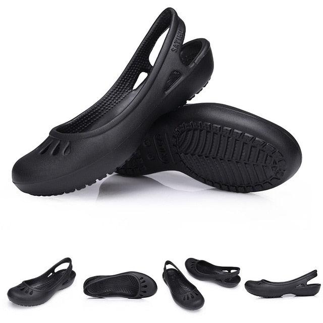 Women Clogs Modern Sandals Home Non-slip Summer Shoes Flat Slippers Plastic Waterproof Garden Shoes Classic Clog Casual Slip On Water Shoe Sandal Indoor Outdoor Slipper