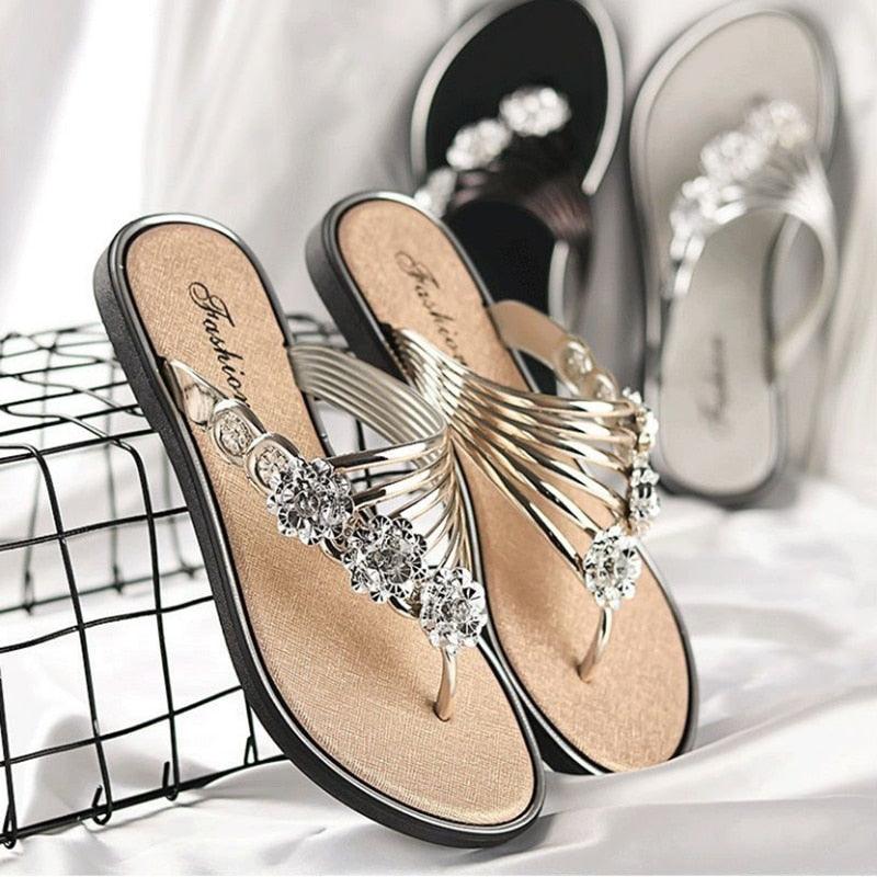 Women Fashion Silver High Quality Anti Skid Beach Sandals Lady Casual Golden Crystal Summer Home Sandals Women's T-Strap Thong Crystal Rhinestone Glitter Stretch Flat Sandal