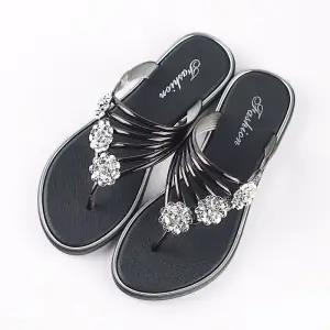 Women Fashion Silver High Quality Anti Skid Beach Sandals Lady Casual Golden Crystal Summer Home Sandals Women's T-Strap Thong Crystal Rhinestone Glitter Stretch Flat Sandal