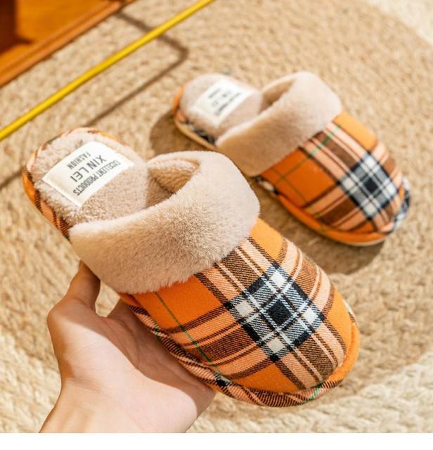 Women Fur Slippers Winter Warm Shoes Suede Plush House Indoor Outdoor Men Couples Cotton Cozy Comfy Faux Fur Slip-On Women House Shoes Memory Foam Suede Fluffy Comfort Plush Anti-Slip Slippers