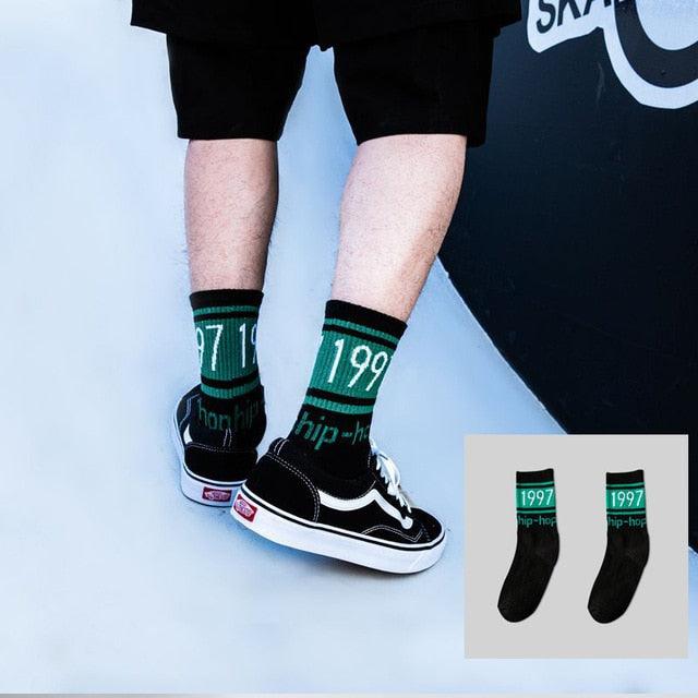 Women Korea Funny Socks Long Socks Black Cool Socks Harajuku GD Hip Hop Cotton Skateboard Socks Men New Trend Daisy Socks Men