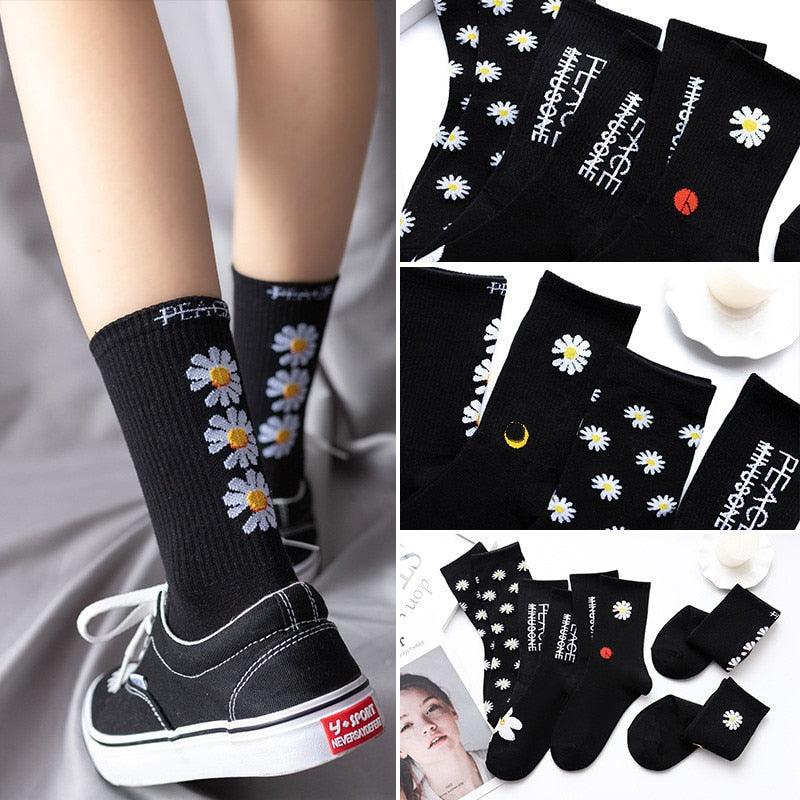 Women Korea Funny Socks Long Socks Black Cool Socks Harajuku GD Hip Hop Cotton Skateboard Socks Men New Trend Daisy Socks Men