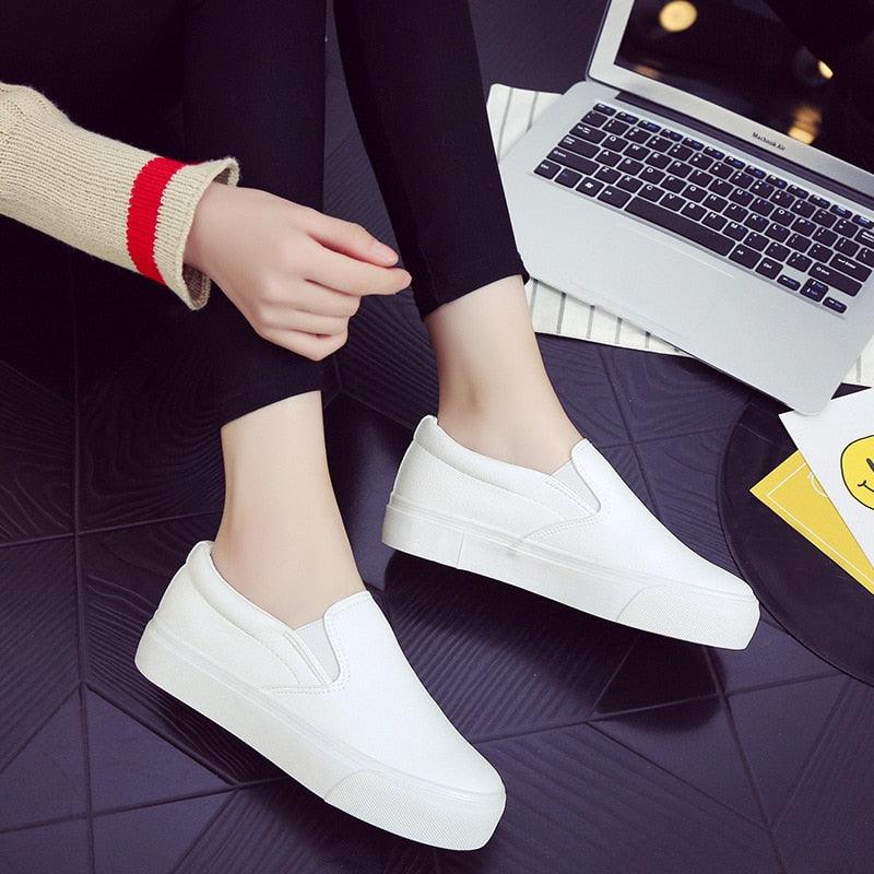 Women Leather Espadrilles Spring Trend Casual Flats Sneakers New Fashion Comfort Slip-on Platform Vulcanized Shoes Women Casual Fashionable Sports Espadrilles