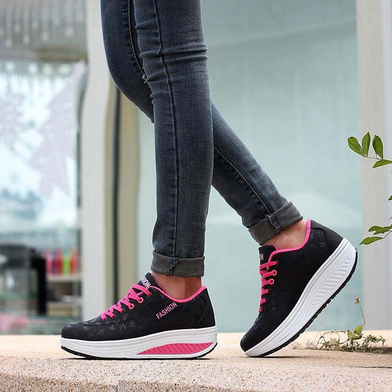 Women Modern Sneakers Height Increasing Flatform Lace-up Walking Leather Sneakers Fashion Breathble Vulcanized Shoes Women Casual Sport Sneakers