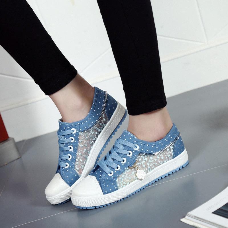 Women's Casual Shoes Summer Fashion Low Top Women's Sneakers Breathable Mesh Low Casual Canvas Shoes Lace-up Classic Shoes Comfortable Tennis Shoes For Walking