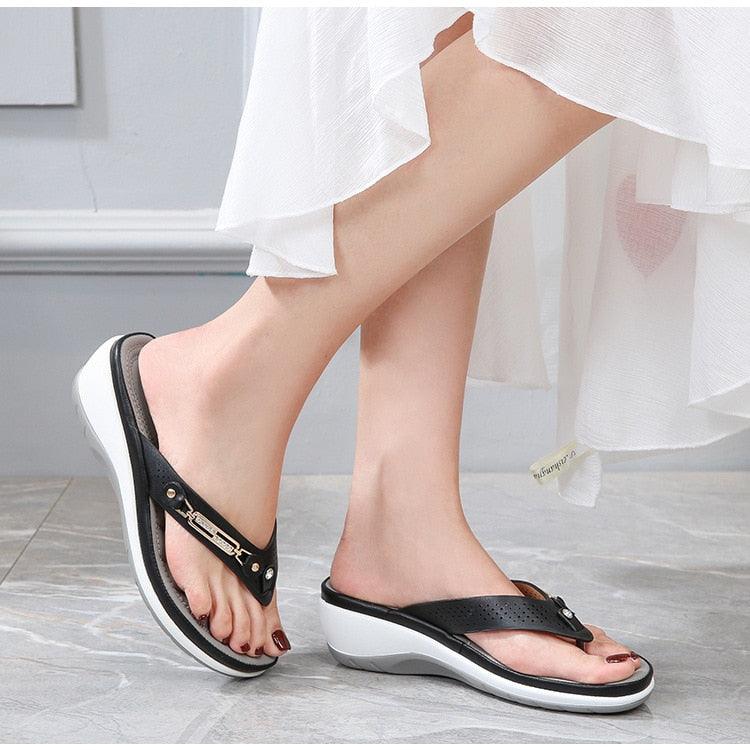 Women's Summer New Fashion Metal Button Slides Beach Shoes Modern Sandals Women Outside Platform Comfort Thong Style Flip Flops Sandals With Arch Support Thick Sole Outdoor Flip Flops