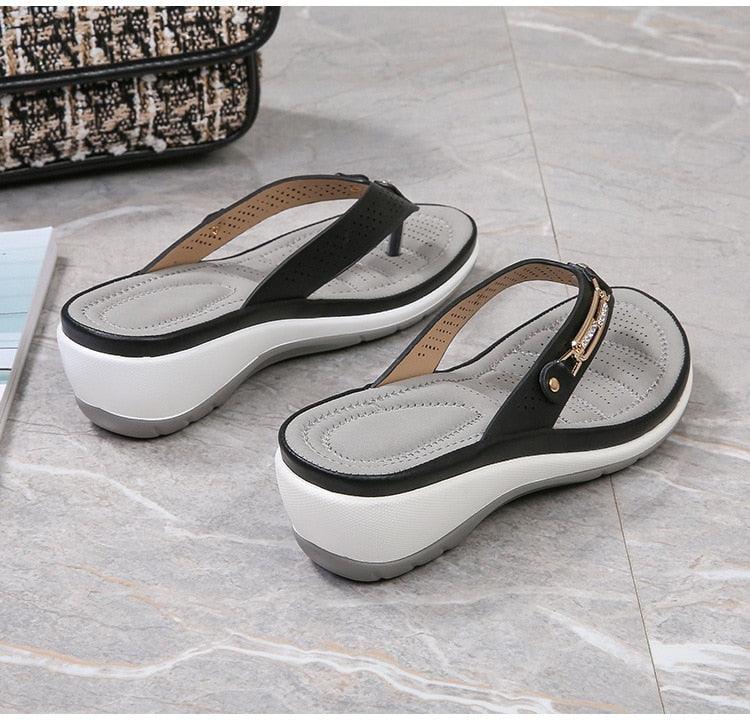 Women's Summer New Fashion Metal Button Slides Beach Shoes Modern Sandals Women Outside Platform Comfort Thong Style Flip Flops Sandals With Arch Support Thick Sole Outdoor Flip Flops