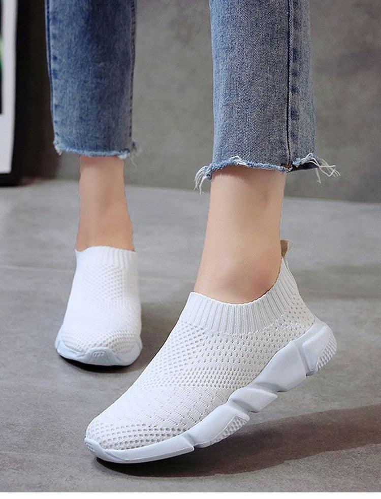 Women Slip On White Sneakers Vulcanize Shoes Super Light Women Casual Breathable Walking Shoes Lightweight Running Shoes Mesh Workout Casual Espadrilles Sports Sneakers