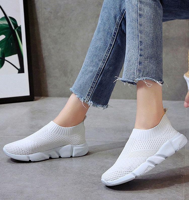 Women Slip On White Sneakers Vulcanize Shoes Super Light Women Casual Breathable Walking Shoes Lightweight Running Shoes Mesh Workout Casual Espadrilles Sports Sneakers