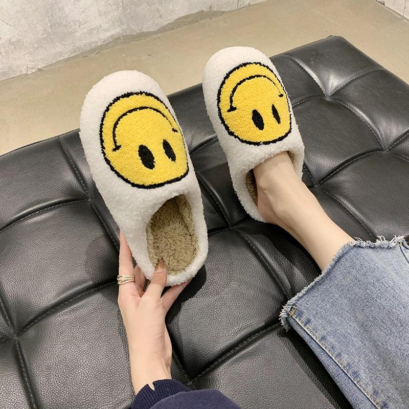 Women Smiley Slippers Fluffy Home Warm Fur Slippers Smiley Face Household Couple Slippers Indoor Warm Home Non-Slip Couple Style Casual Shoes Indoor Outdoor Anti-Skid Plush Fleece Lined House Shoes