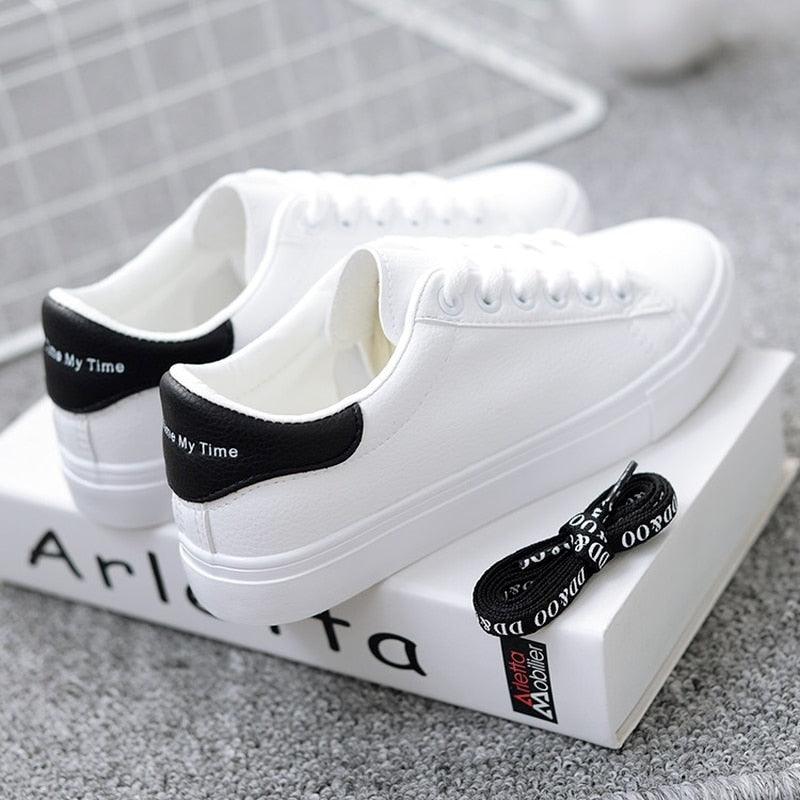 Women White Sneakers Fashion Breathble Vulcanized Shoes Leather Platform Shoes White Lace Up Casual Woman Comfortable Sneakers Leather Spring Flats Trainers Sneakers