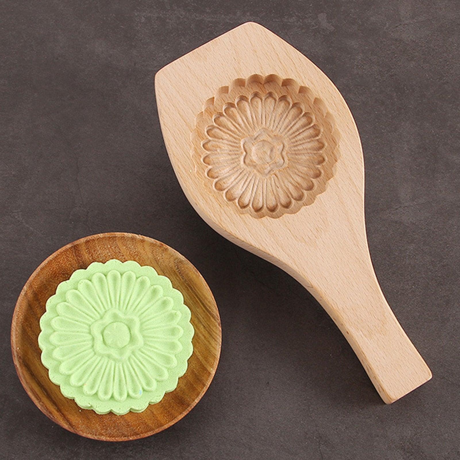 Wooden Tradition Moon Cake Molds Desserts Tools Cake Biscuit Baking Mold Three Dimensional Flower Pattern Wooden Mold Carved Round Wooden Mould Press Mooncake Mold Middle Eastern Cookie  Cake Mold